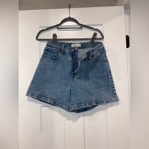Abercrombie Curve Love High Rise Dad Short